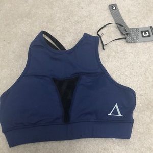 Women’s Crossfit Sports Bra. Size 4. Never worn!